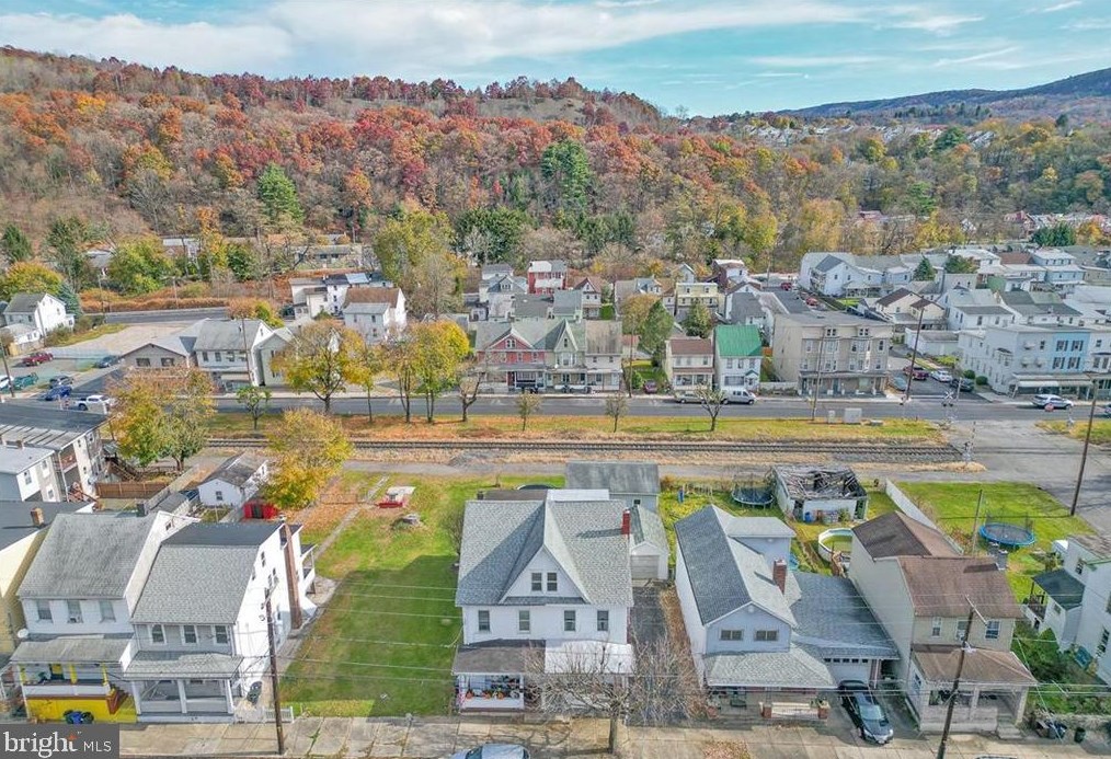 511 Washington St, Hometown, PA 18252