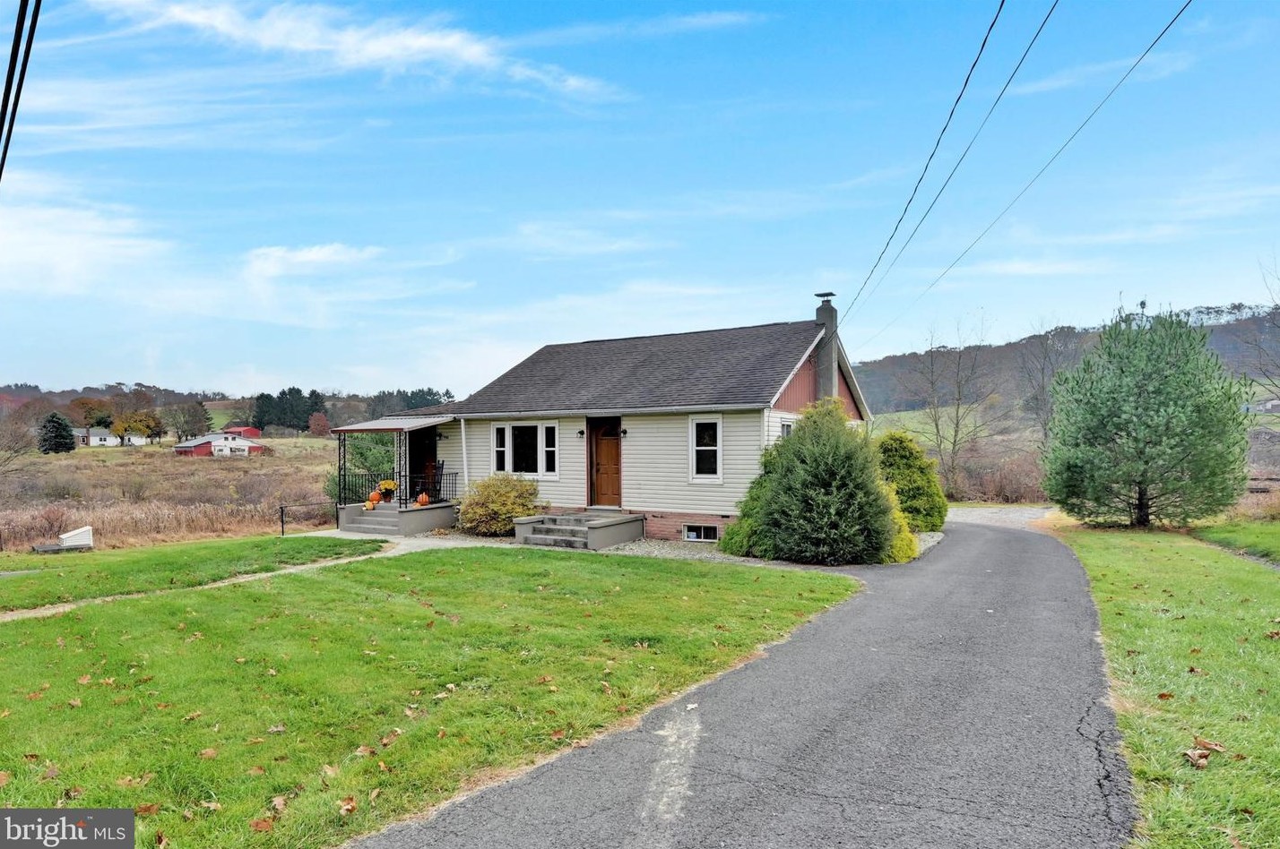 946 Deturksville Rd, Lincoln Colliery, PA 17963