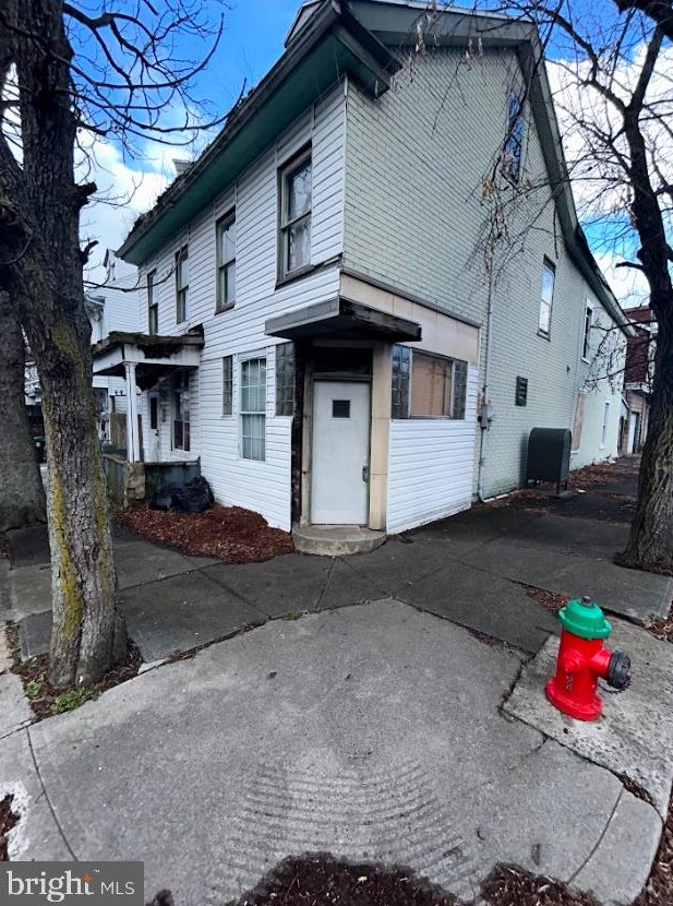 39 S 10th St, Glendon, PA 17948