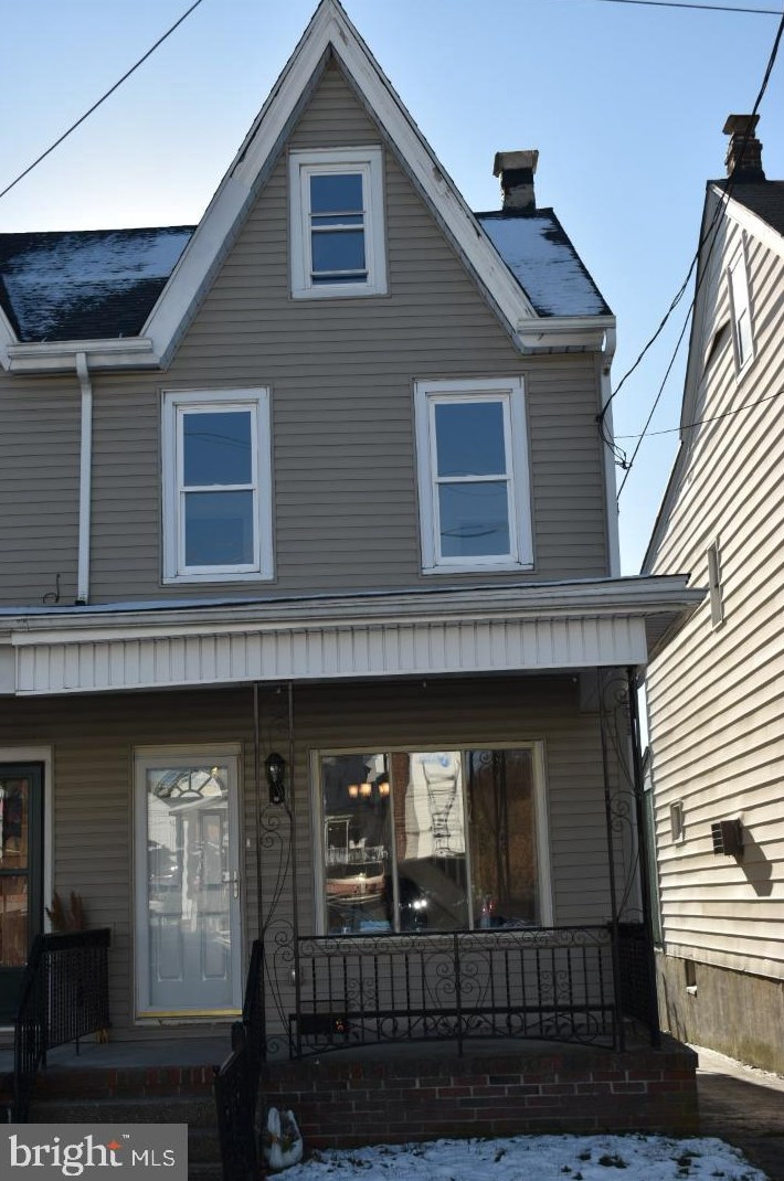 402 W Chestnut Street W, Frackville, PA 17931