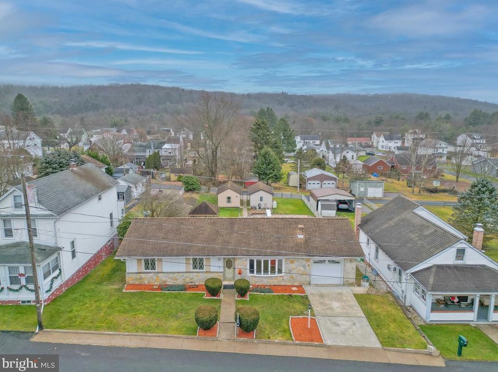 109 Lewis St, Hometown, PA 18252-5174