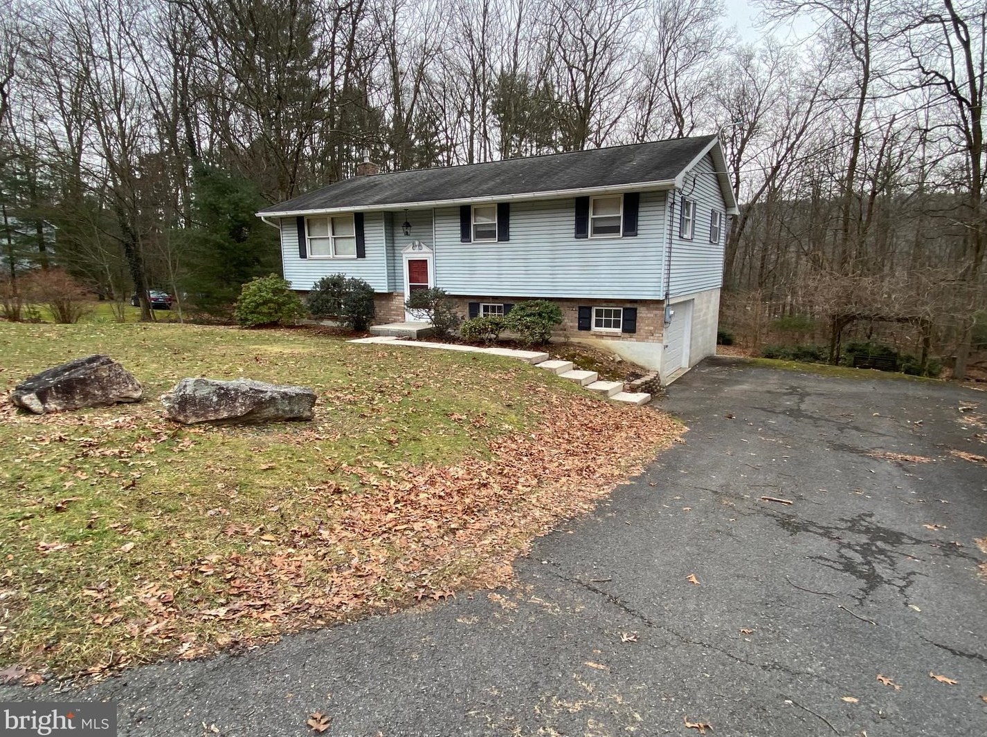 49 Hillside Rd, Primrose, PA 17901