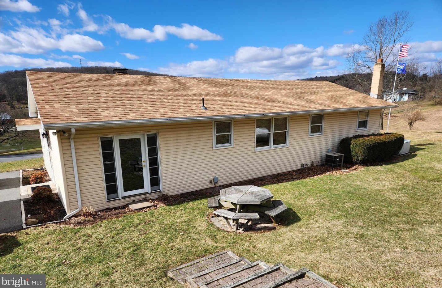7 Oak Ln, Molino, PA 17961