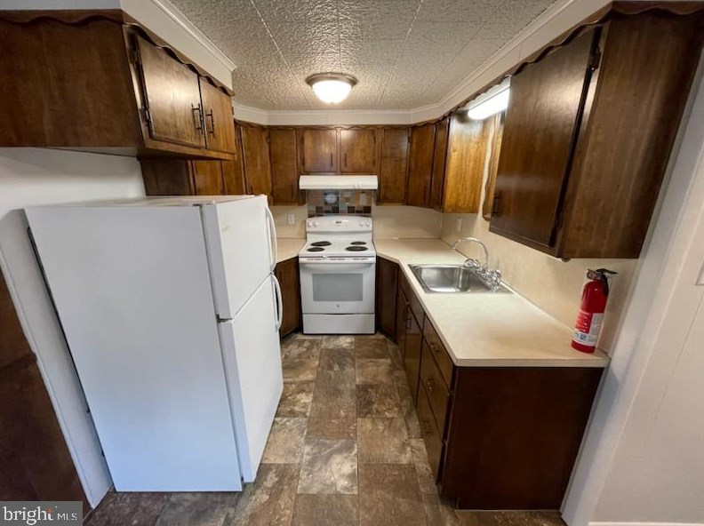33 Front St, West Cressona, PA 17929