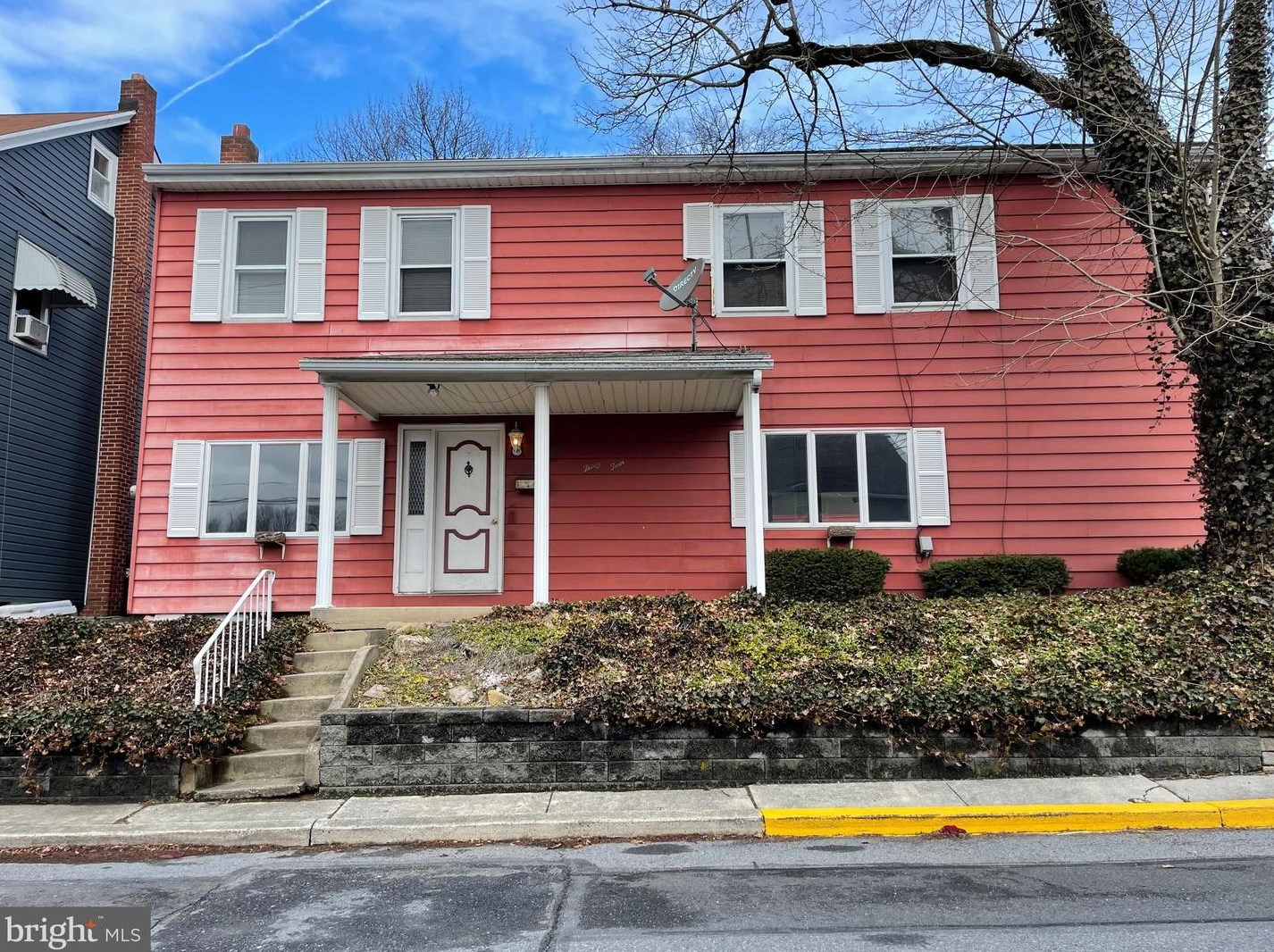 34 Walnut St, West Cressona, PA 17929-1037