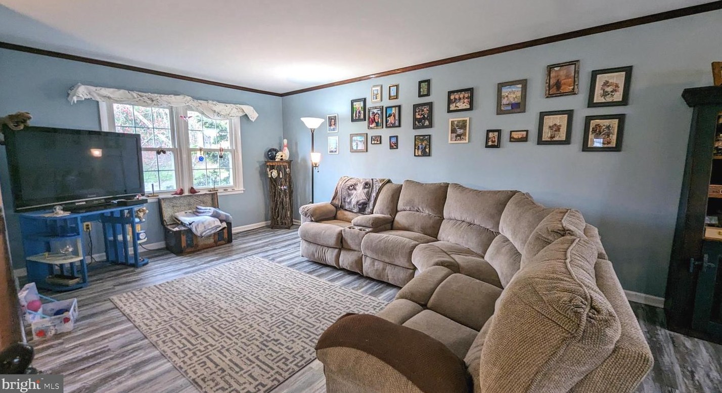 385 Pershing Dr, Molino, PA 17961-1621