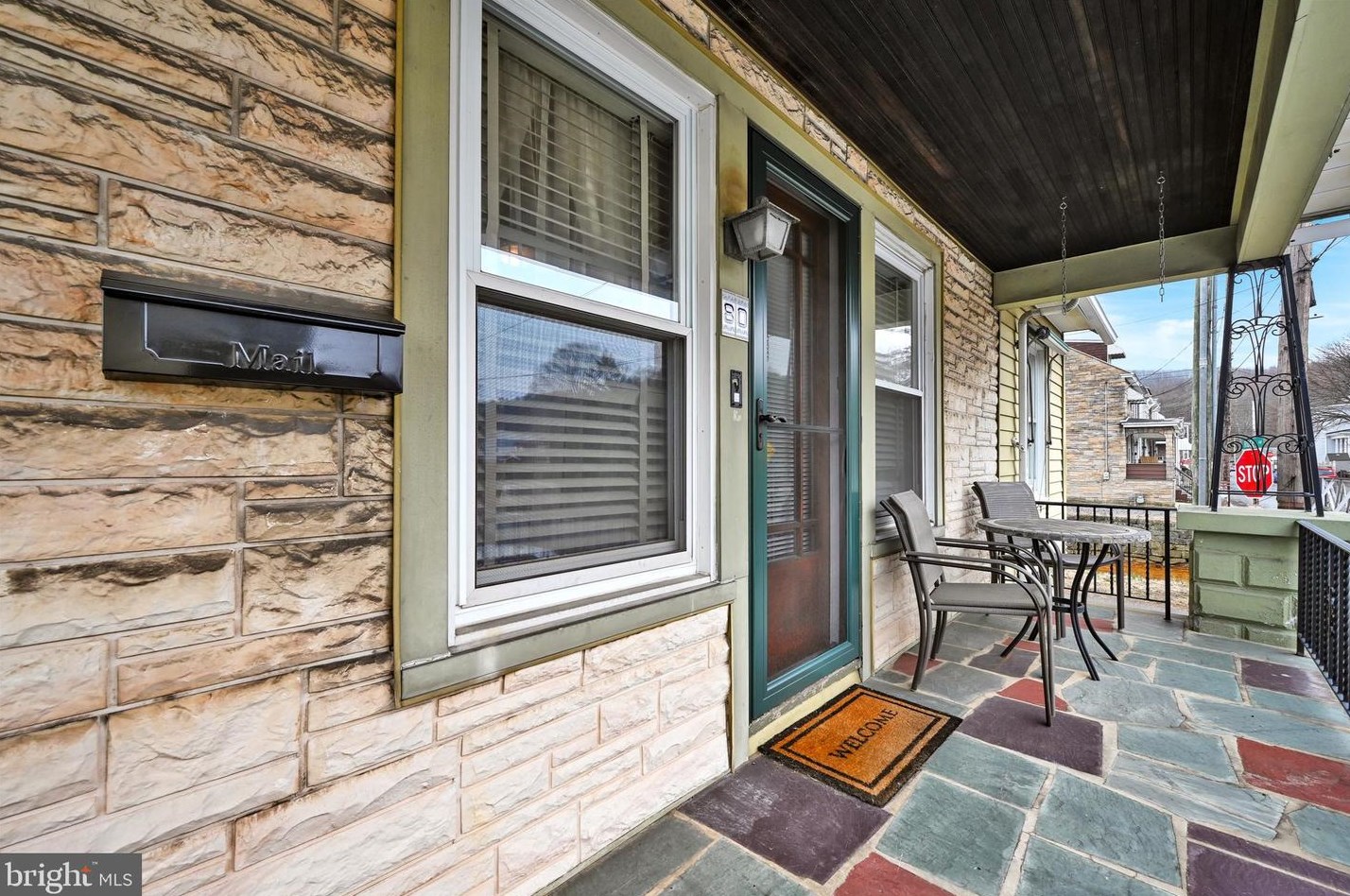 80 Rose Ave, Port Carbon, PA 17965-1520