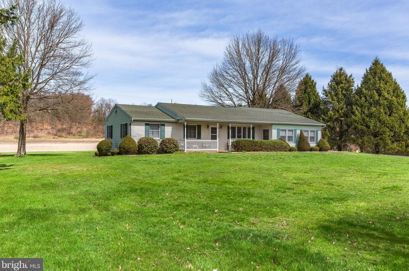 6 Murray Meadows Ln, Pattersonville, PA 17967-9503