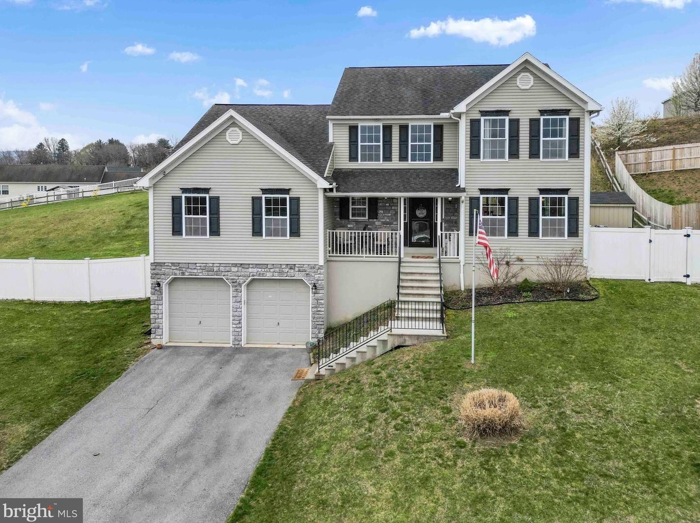 16 Ridge Vista Dr, Lincoln Colliery, PA 17963