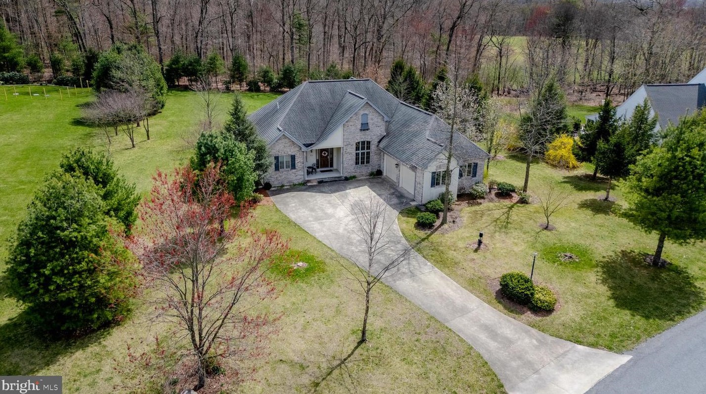 72 S Red Oak Terrace, Kepner, PA 17960