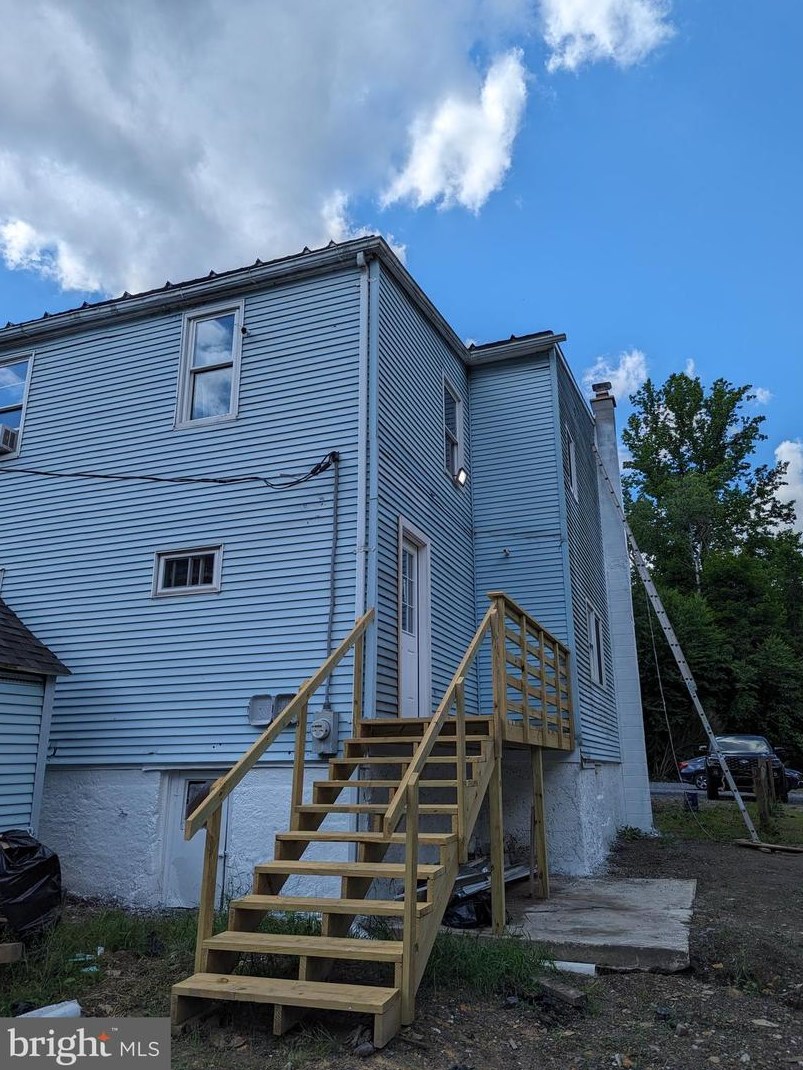 30 New St, Primrose, PA 17901-8462