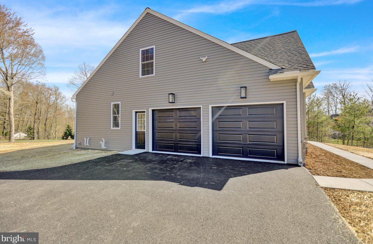 101 Kings Ct, Molino, PA 17961