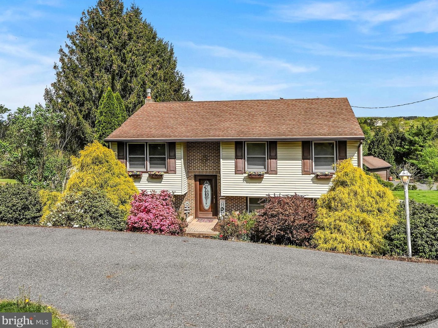 751 Stallion Dr, Brommerstown, PA 17922