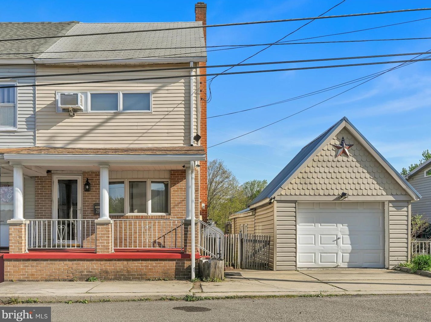 29 York Farm Rd, Primrose, PA 17901