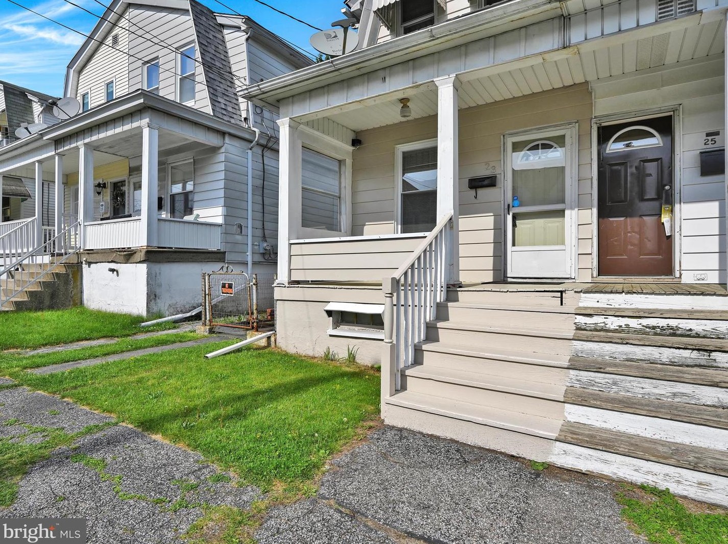 23 4th St, Frackville, PA 17931-1612