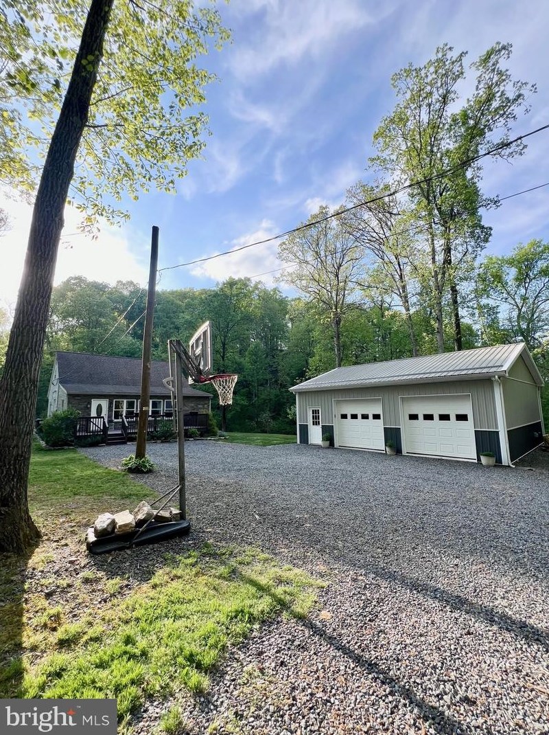 71 Hickory Ln, Brommerstown, PA 17922