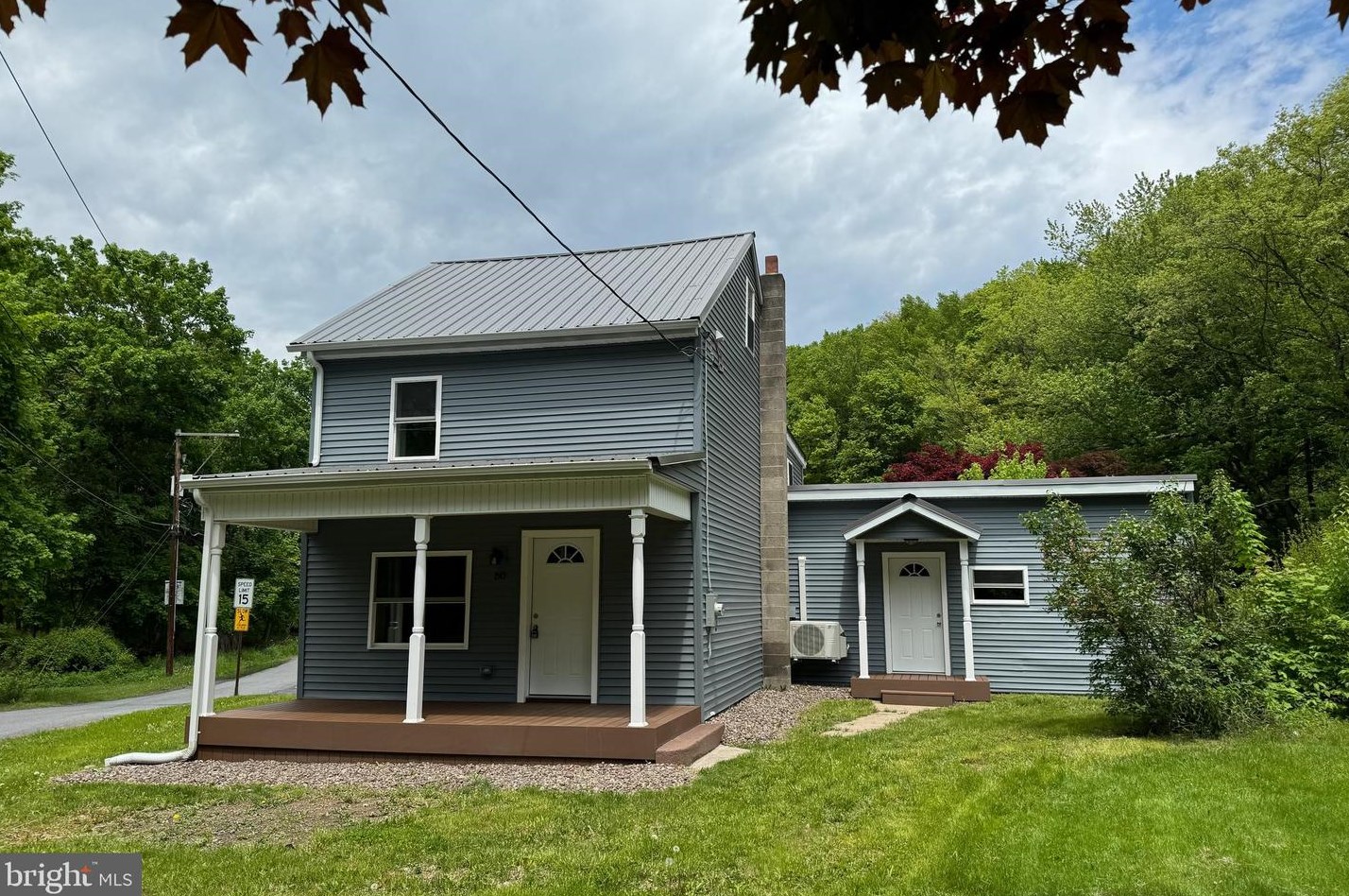 50 Duck St, Preston Hill, PA 17935-1600