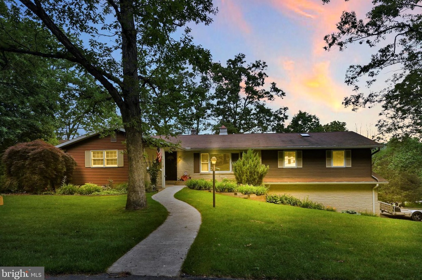 44 Lake Terrace Dr, Lincoln Colliery, PA 17963-9397