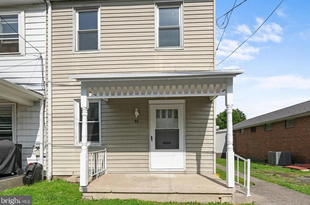 51 Mifflin St, Lincoln Colliery, PA 17963-1415