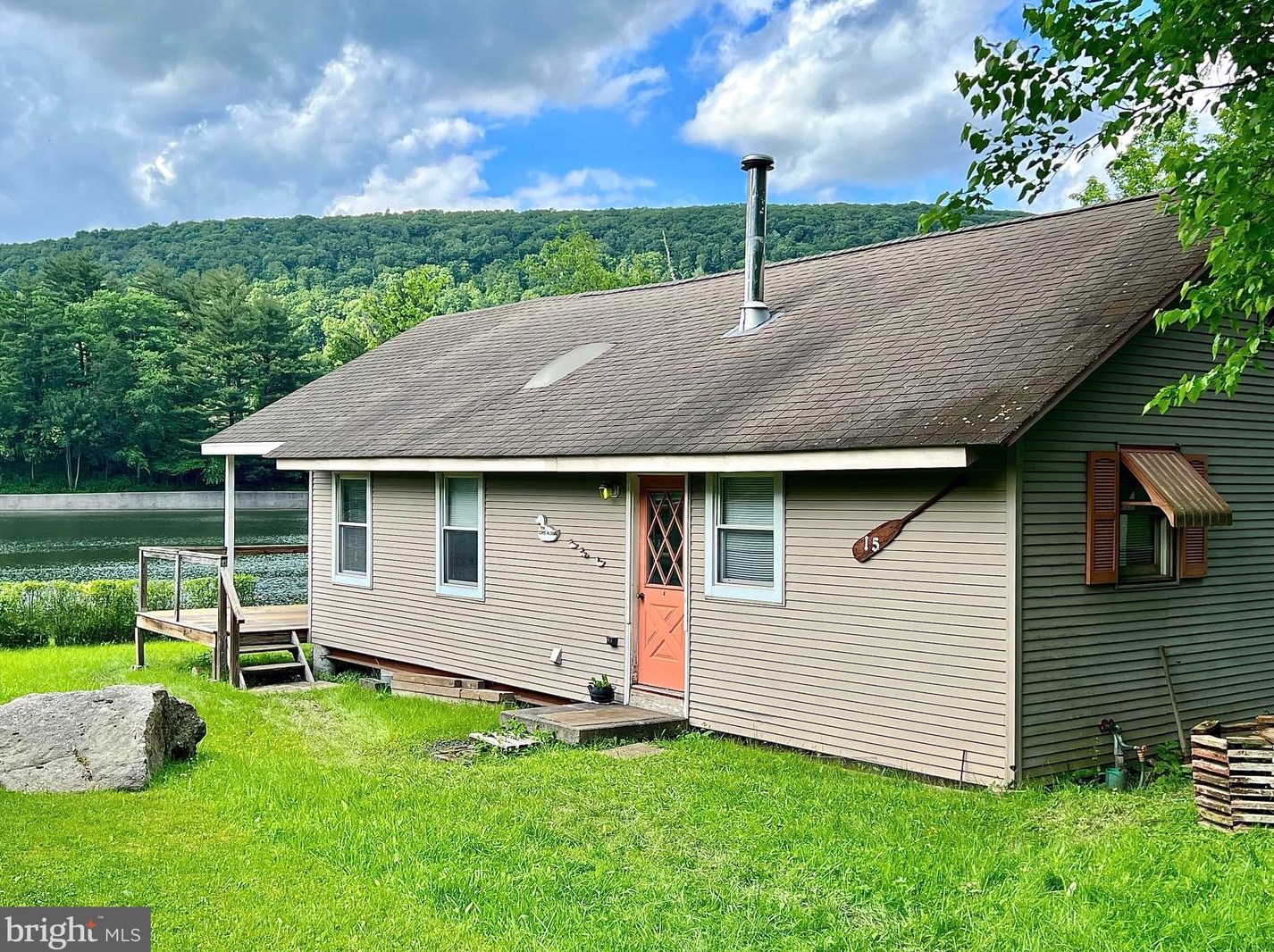 15 King Fisher Dr, Ashland, PA 17921