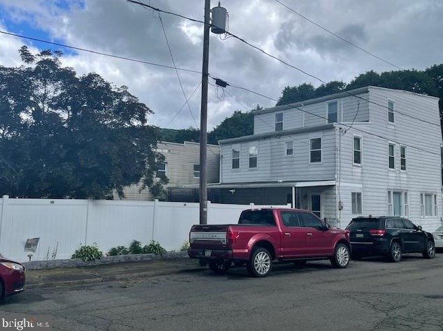 215 N 9th St, Ashland, PA 17921