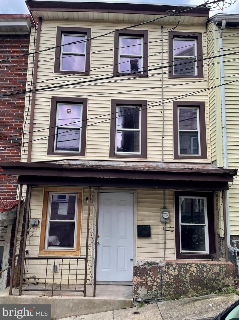 6 N 11th St, Primrose, PA 17901
