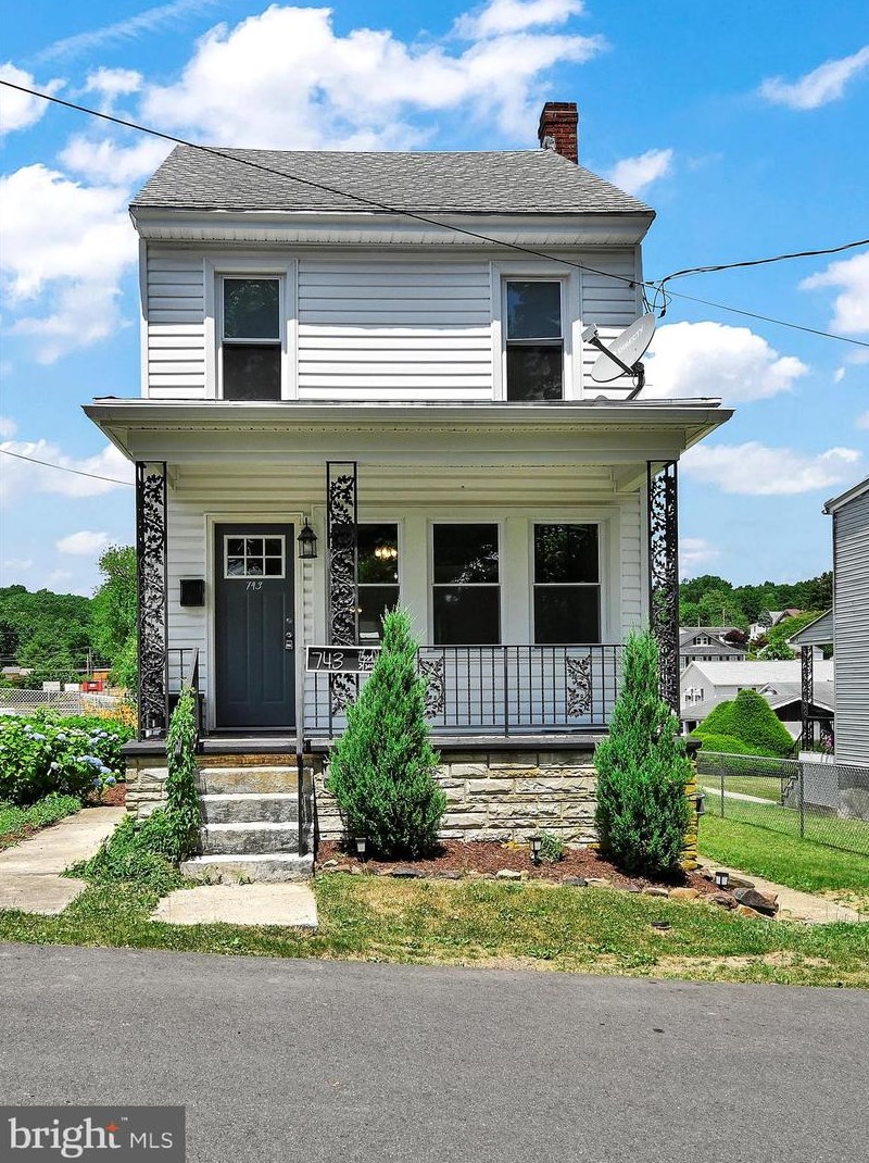 743 3rd St, Port Carbon, PA 17965