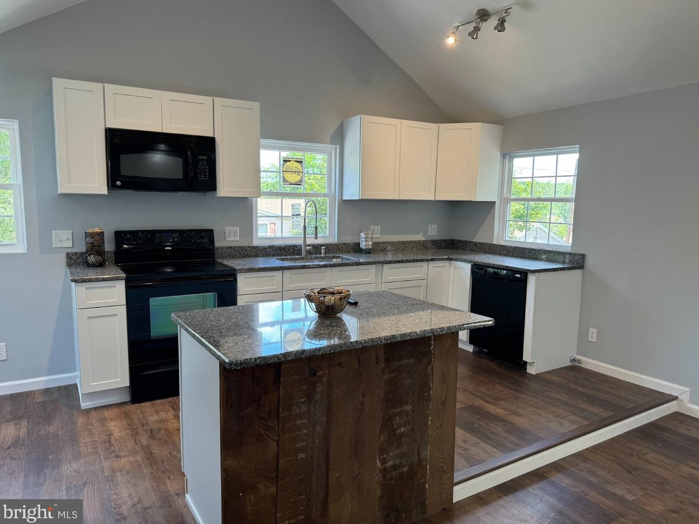 79 Grier Ave, Barnesville, PA 18214