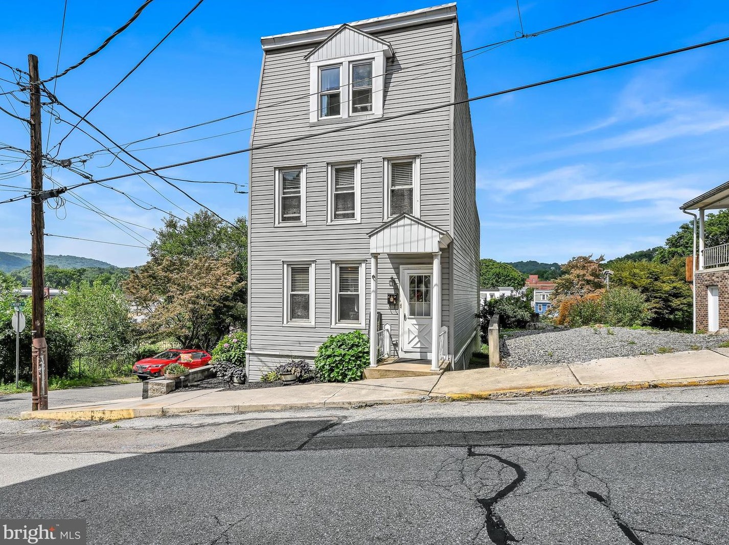 215 Valley St, Port Carbon, PA 17965