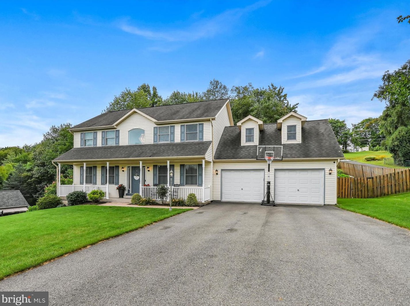 302 Forest Wood Dr, Primrose, PA 17901