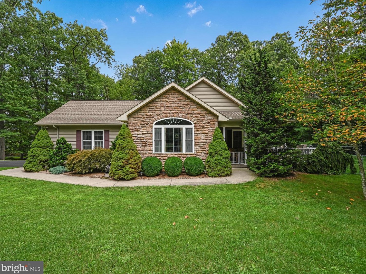 2416 Crow Foot Dr, Brommerstown, PA 17922