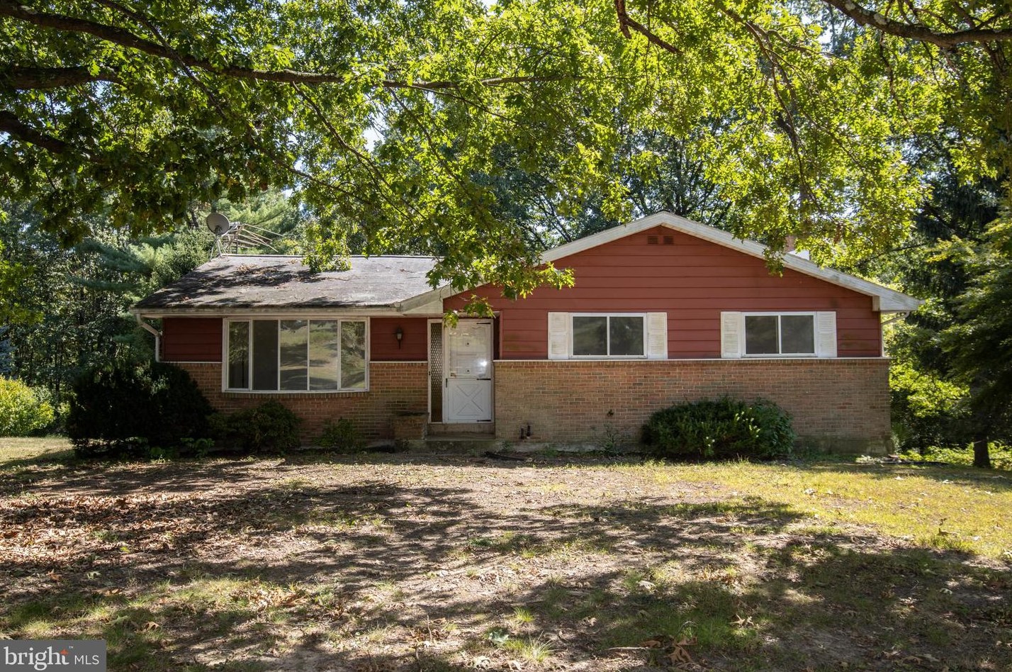 758 Schuylkill Mountain Rd, Schuylkill Haven, PA 17972