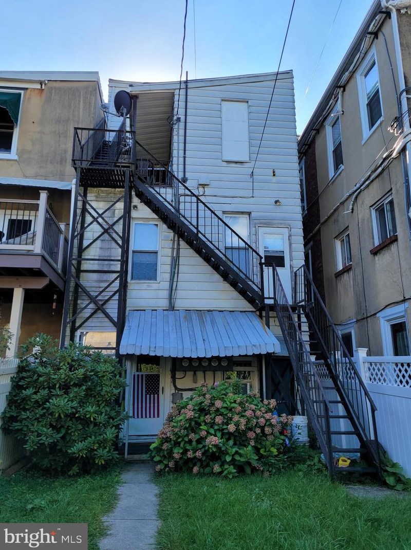 404 S Centre St, Primrose, PA 17901