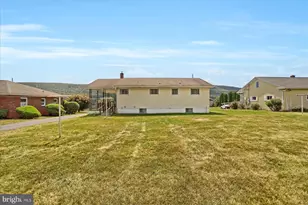 616 W Maple St, Valley View, PA 17983 - Photo 6