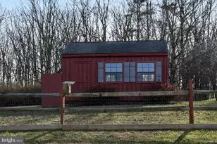 686 Wynonah Dr, Auburn, PA 17922 - Photo 4