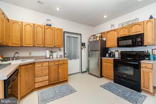 18 E Sunbury St, Minersville, PA 17954 - Photo 30