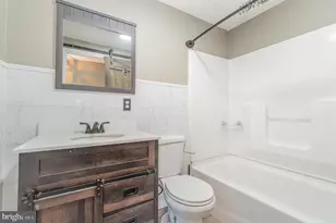 1011 E Main St, Hegins, PA 17938 - Photo 18