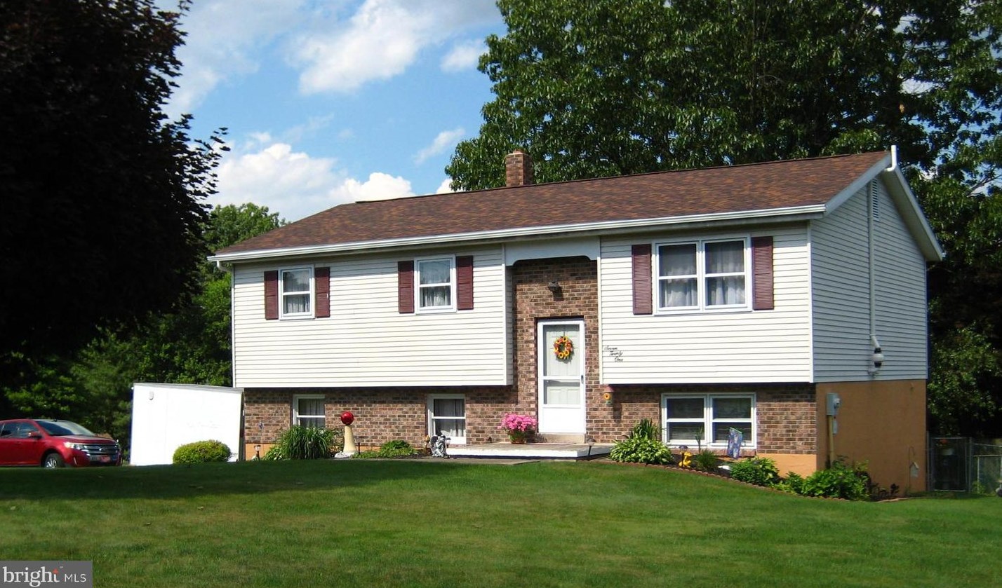 721 Picnic Ln, Blue Hill, PA 17870-9352