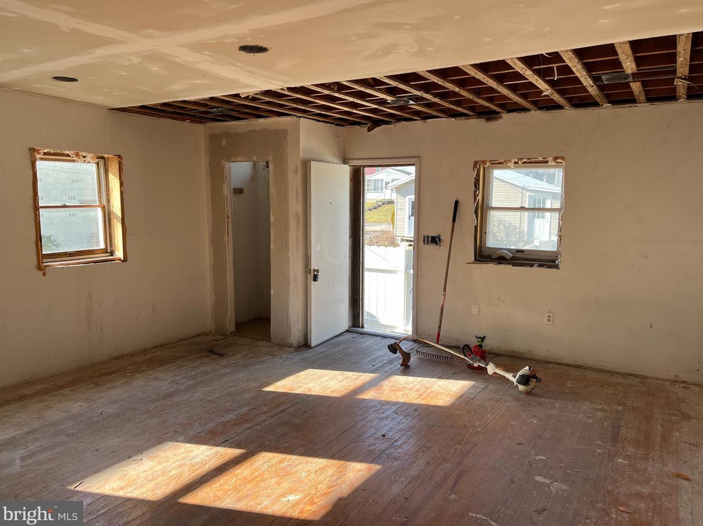 6 E Market St, Freeburg, PA 17827