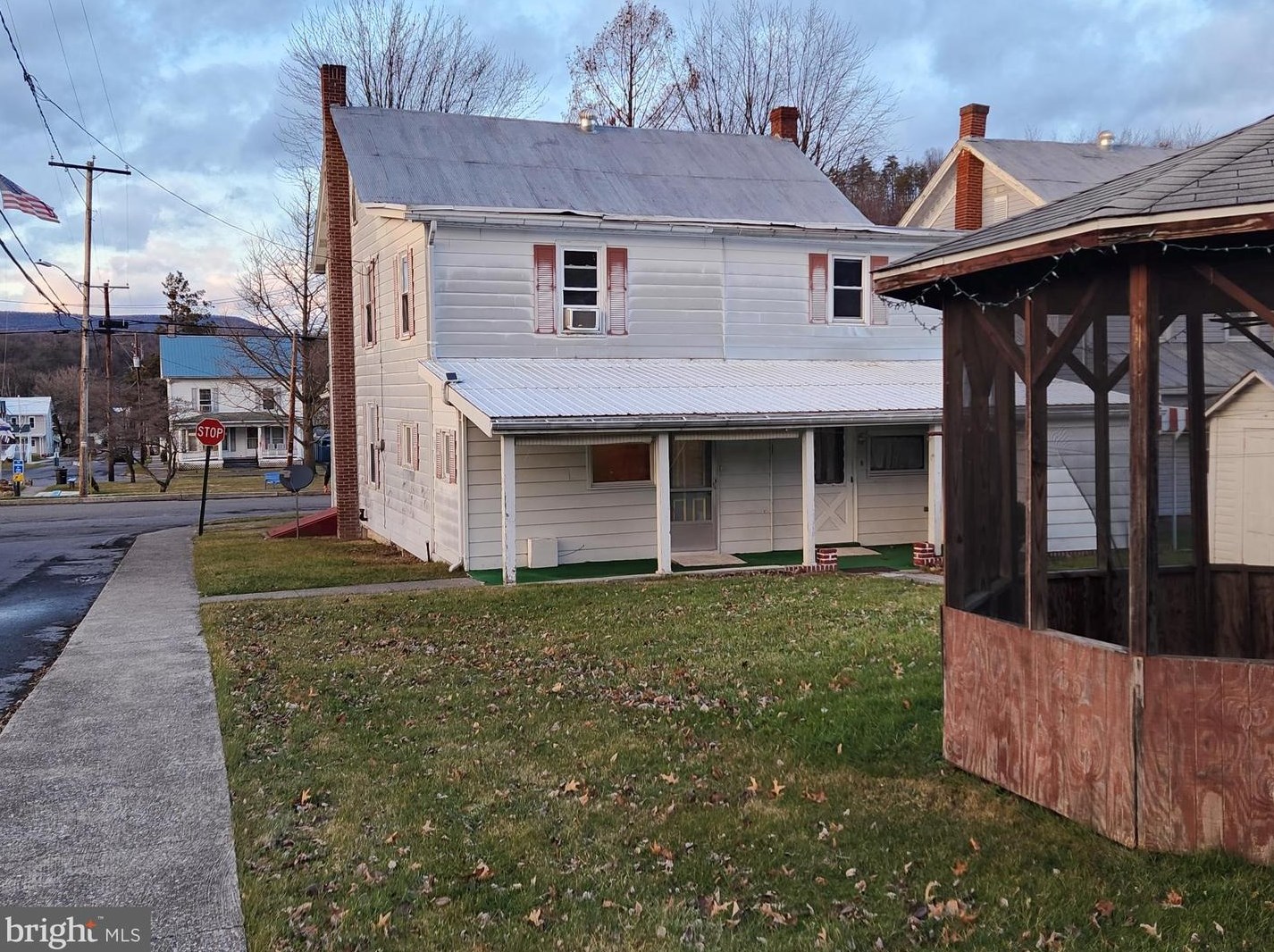 18 W Walker, Mc Clure, PA 17841