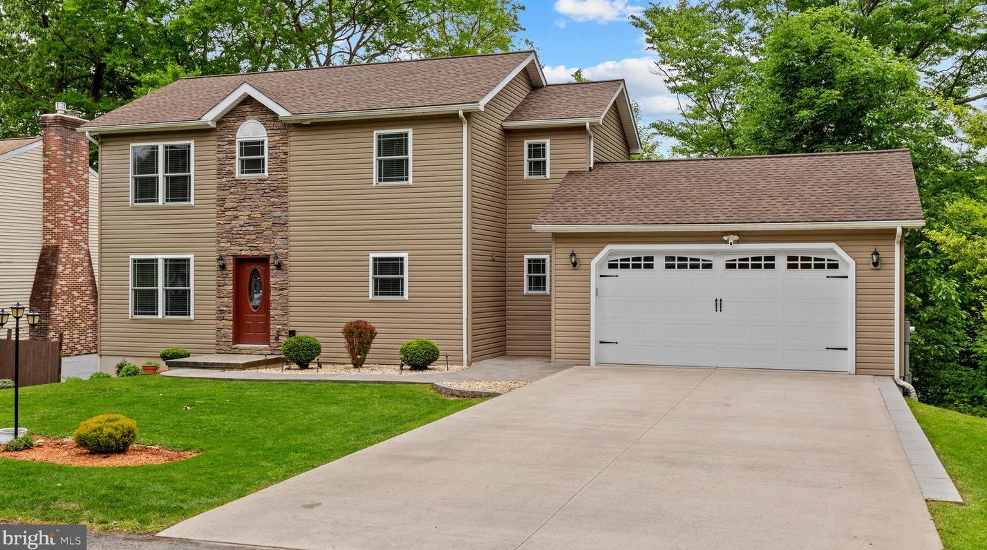 609 Picnic Ln, Blue Hill, PA 17870-9130