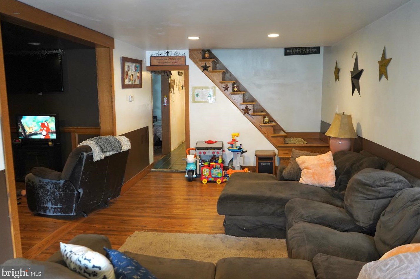 17 Ohio St, Mc Clure, PA 17841-8884