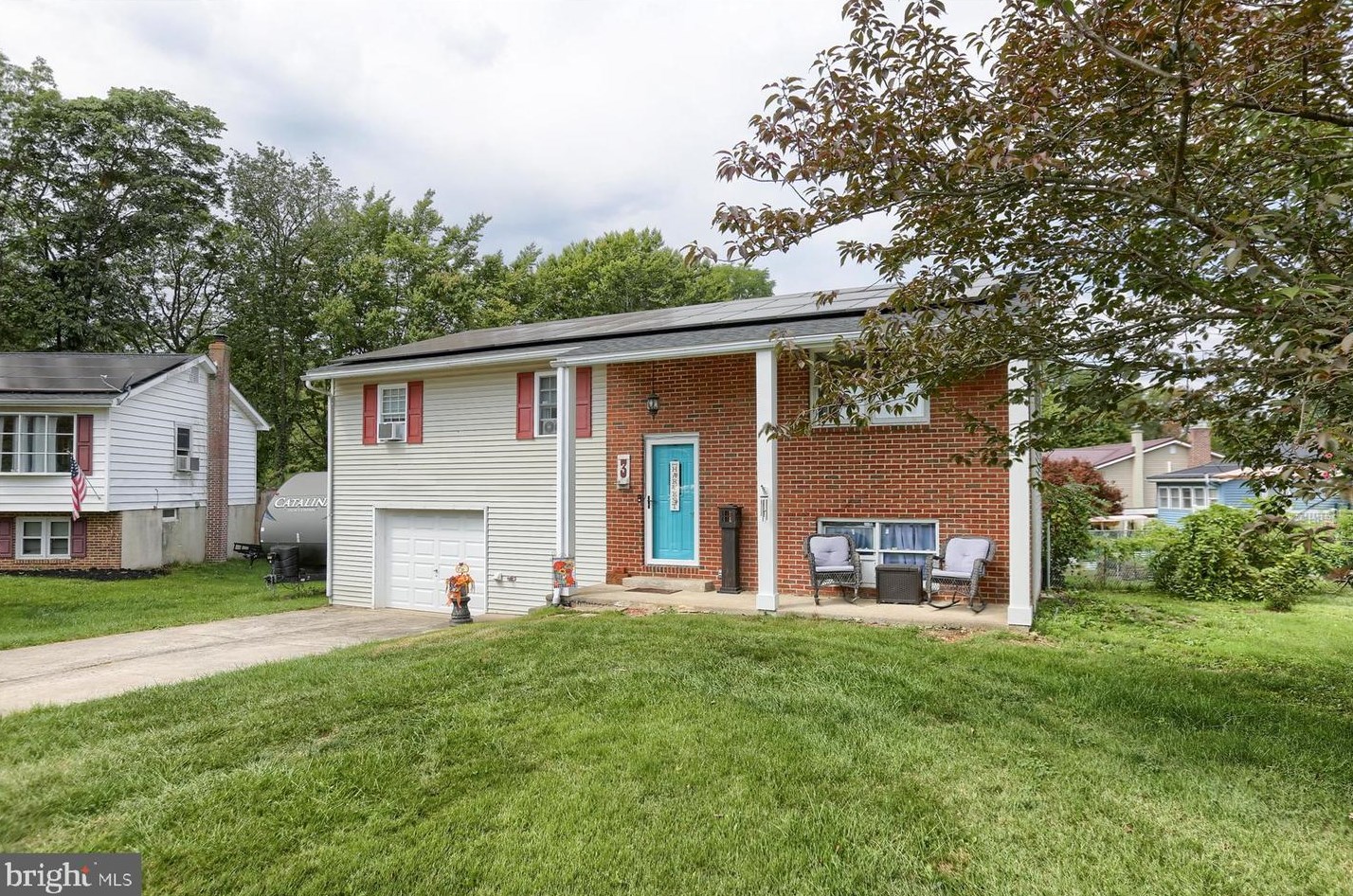 3 Pavilion Ln, Blue Hill, PA 17870