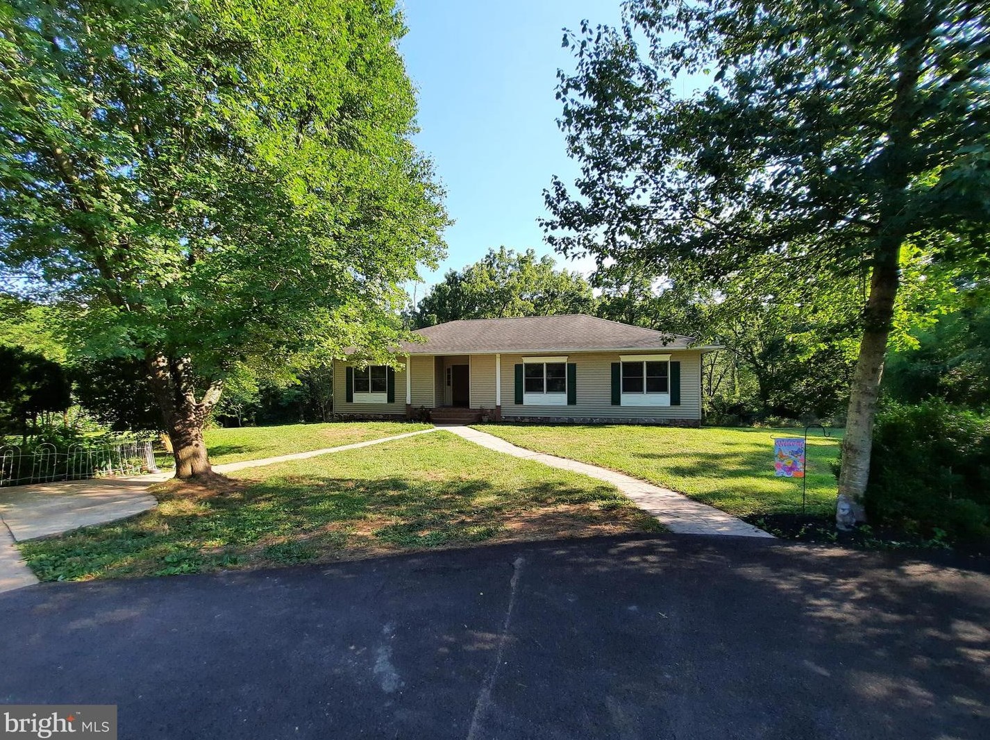 1817 Potts Hill Rd, Etters, PA 17319