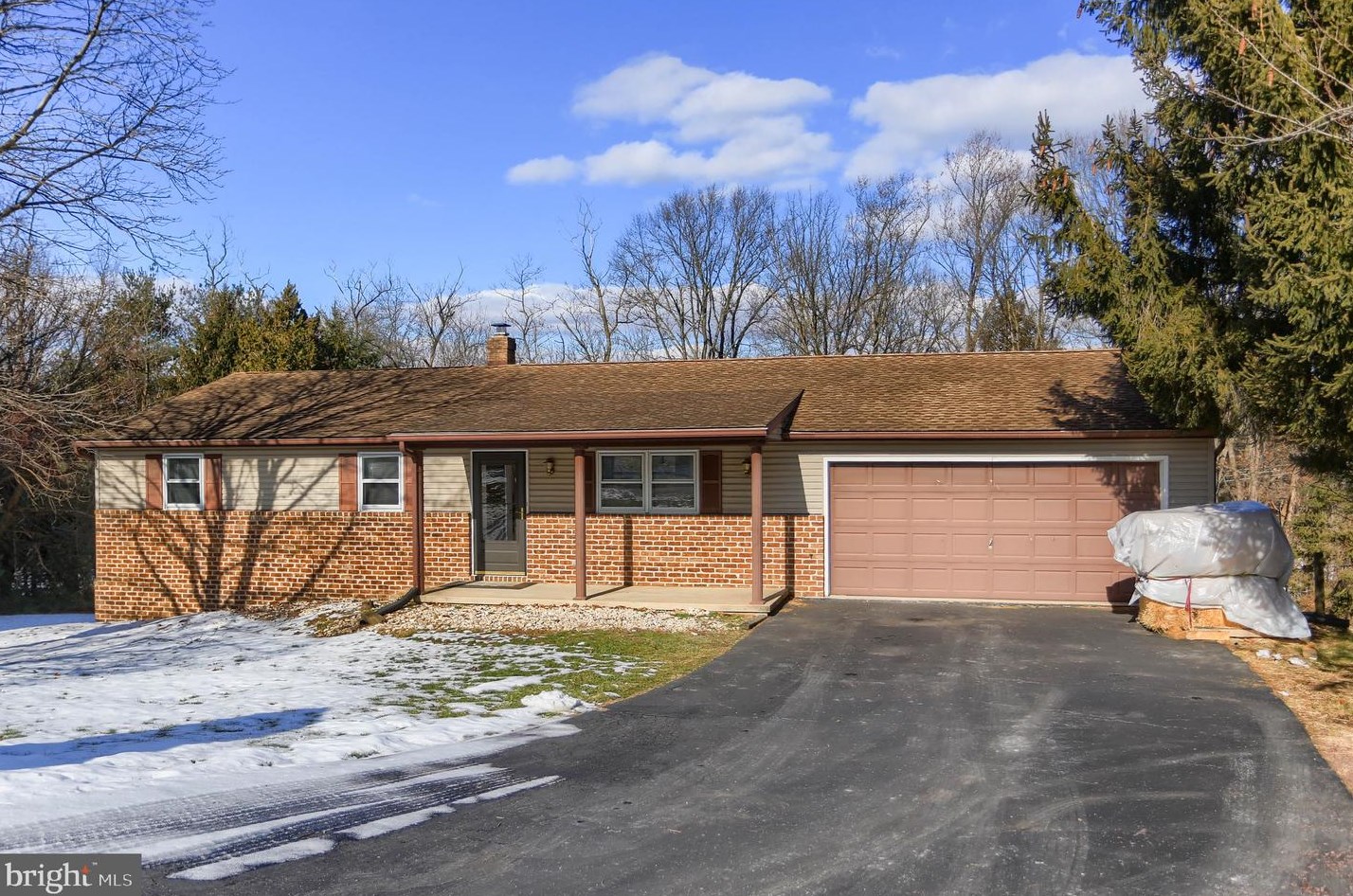 65 Griffith Ln, Strinestown, PA 17345