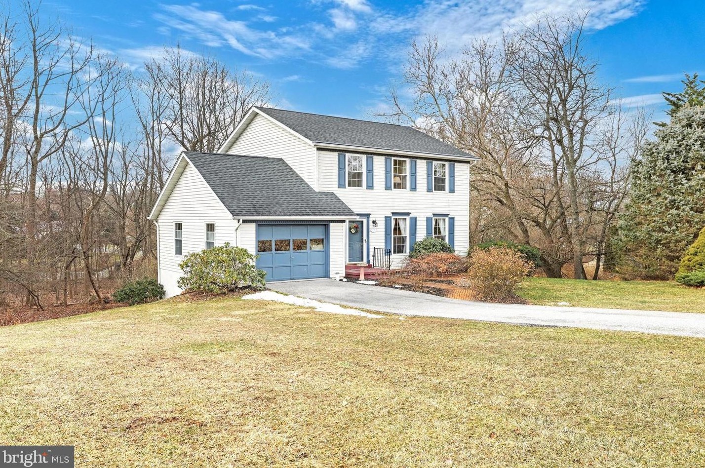53 Woodland Dr, Shrewsbury, PA 17361