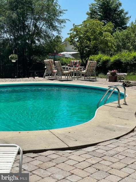 1909 Cedar Dr, Spring Grove, PA 17362