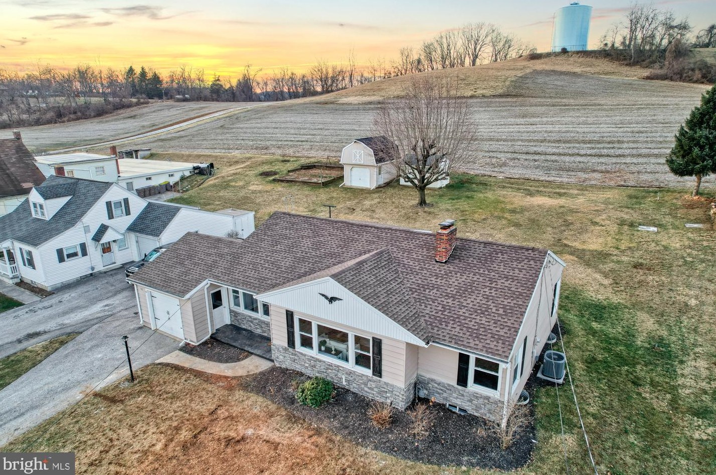 185 Hanover St, Spring Grove PA  17362-1103 exterior