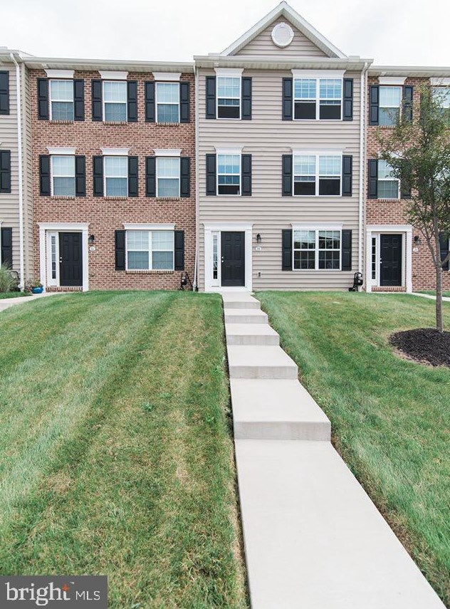 98 Breezewood Dr, Hanover, PA 17331