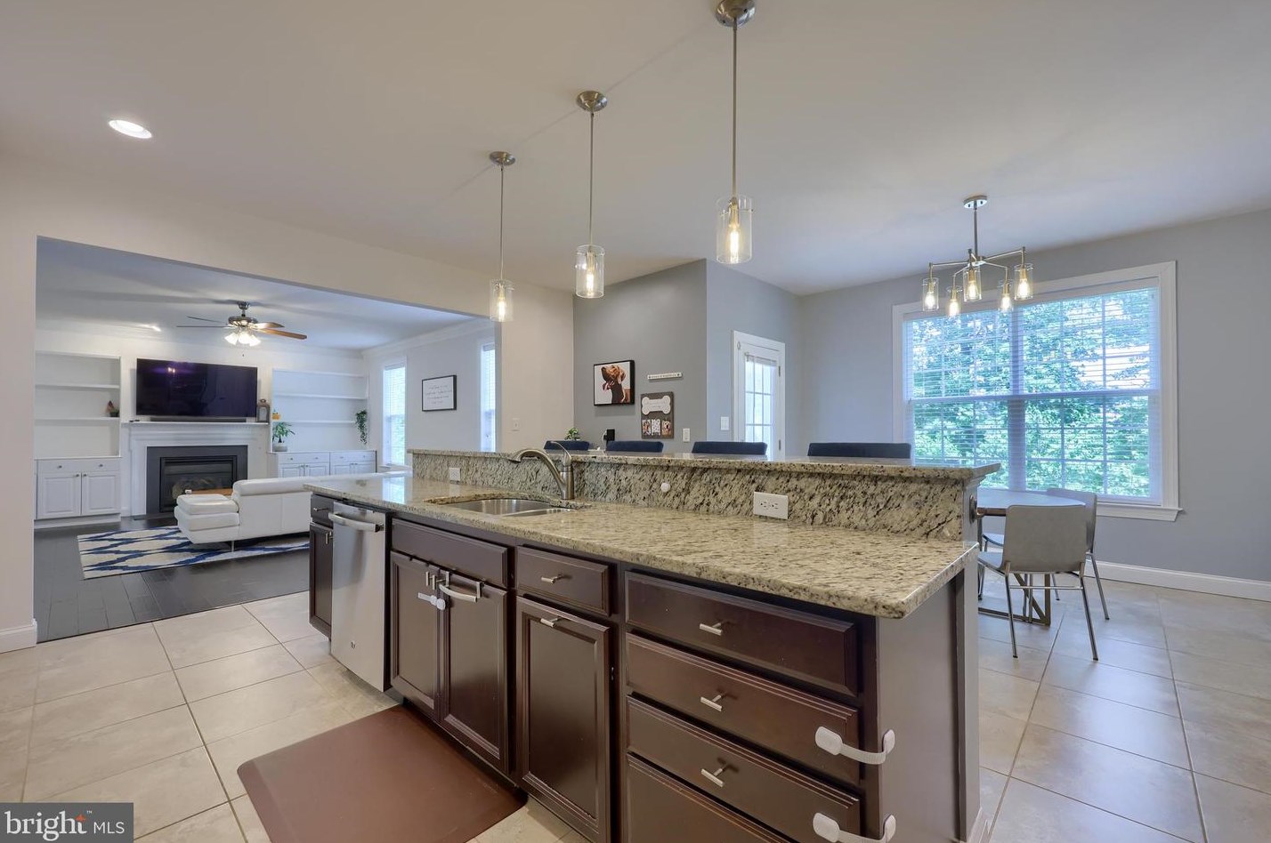 933 Aspen Ln, Red Lion, PA 17356